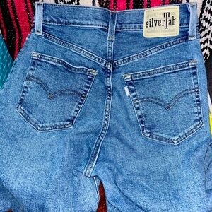 NWOT Women’s Levi’s Silvertab Mom Jeans